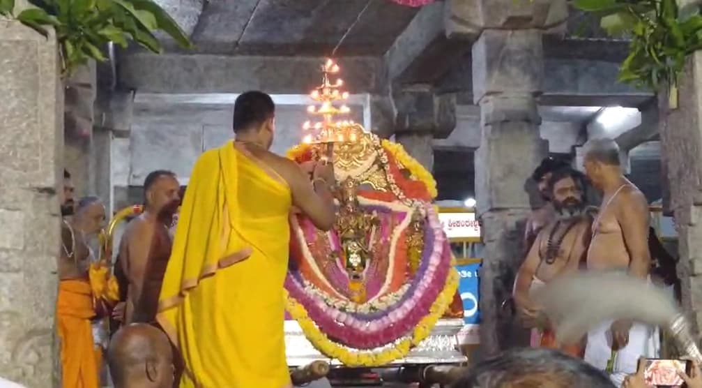 ಪ್ಯಾಲೆಸ್ತೀನ್ ಗೆ ಘೋಷಣೆ ಕೂಗಿದ ಓವೈಸಿಯ ಮನೆ ಮೇಲೆ ದುಷ್ಕರ್ಮಿಗಳಿಂದ ದಾಳಿ