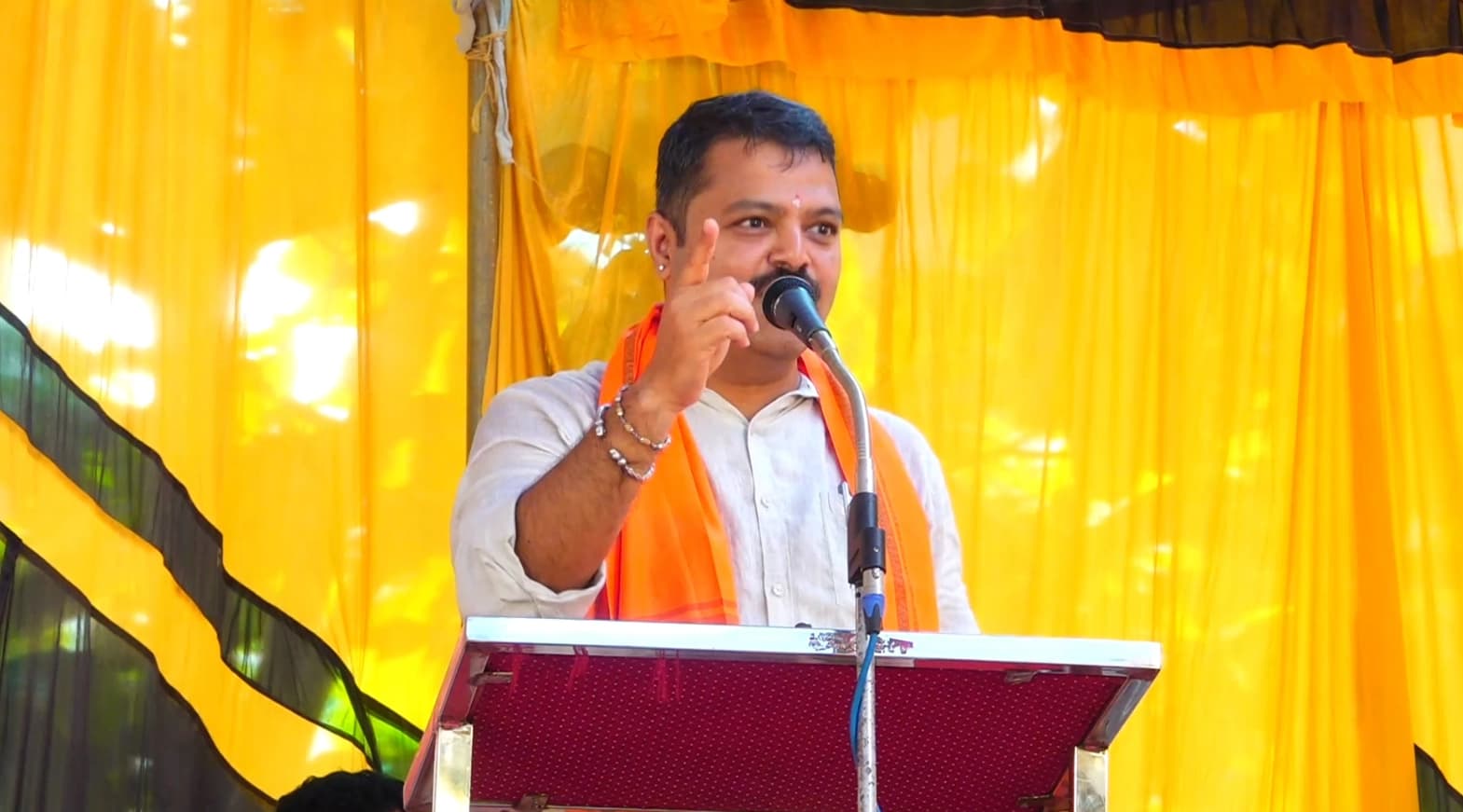 ಚಕ್ರವರ್ತಿ ಸೂಲಿಬೆಲೆ ಮೇಲೆ ಸುಳ್ಳು ಕೇಸು ದಾಖಲು – ಖಂಡನೆ