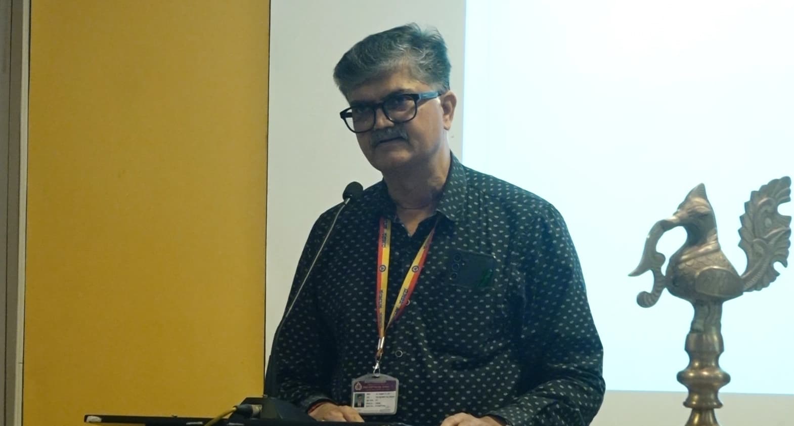 ದೀರ್ಘಕಾಲದ ಕೆಂಪು ಕಲ್ಲಿನ ಸಮಸ್ಯೆಯನ್ನು ಪರಿಹರಿಸಲಾಗಿದೆ: ಸ್ಪೀಕರ್ ಯುಟಿ ಖಾದರ್ ಘೋಷಣೆ