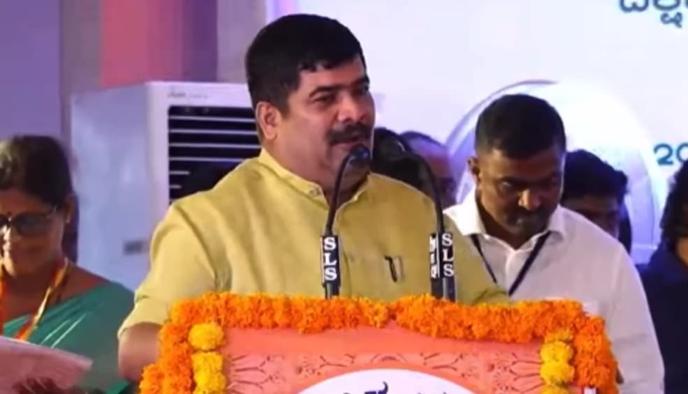 ʼಕ್ಷೇತ್ರ ಅಭಿವೃದ್ಧಿಗಾಗಿ ಶಾಸಕರಿಗೆ ನೀಡಲಾಗುವ ವಿಶೇಷ ಅನುದಾನ ಕೇವಲ ಕಾಂಗ್ರೆಸ್ ಶಾಸಕರಿಗೆ ಯಾಕೆ? ಬಿಜೆಪಿ ಶಾಸಕರಿಗೂ ನೀಡಿʼ