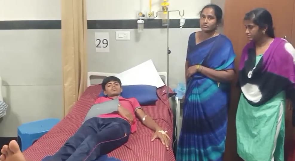 ಗೂಡ್ಸ್ ವಾಹನ ಪಲ್ಟಿಯಾಗಿ 7 ವಿದ್ಯಾರ್ಥಿಗಳಿಗೆ ಗಾಯ!