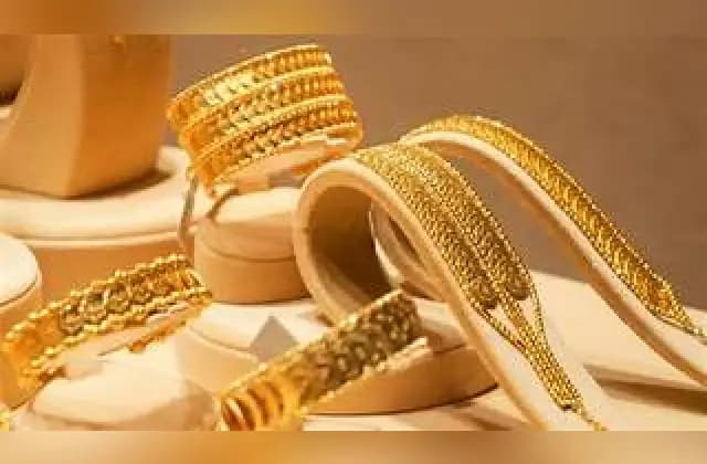 ತುಸು ಇಳಿಕೆಯತ್ತ ಚಿನ್ನ, ಬೆಳ್ಳಿ ದರ!