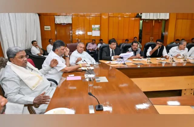 ನಗರಾಭಿವೃದ್ಧಿ ವಿಷಯಗಳಿಗೆ ಸಂಬಂಧಿಸಿದಂತೆ ಸಿಎಂ ಸಿದ್ದರಾಮಯ್ಯ ಕಾಂಗ್ರೆಸ್ ಶಾಸಕರ ಜೊತೆ ಸಭೆ