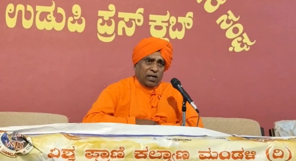 ದೇಶದಲ್ಲಿ ಗೋ‌ ಮಾಂಸ ರಫ್ತು, ಜಾನುವಾರು ಹತ್ಯೆ ಸಂಪೂರ್ಣವಾಗಿ ನಿಷೇಧಿಸಿ: ದಯಾನಂದ ಸ್ವಾಮೀಜಿ‌ ಒತ್ತಾಯ
