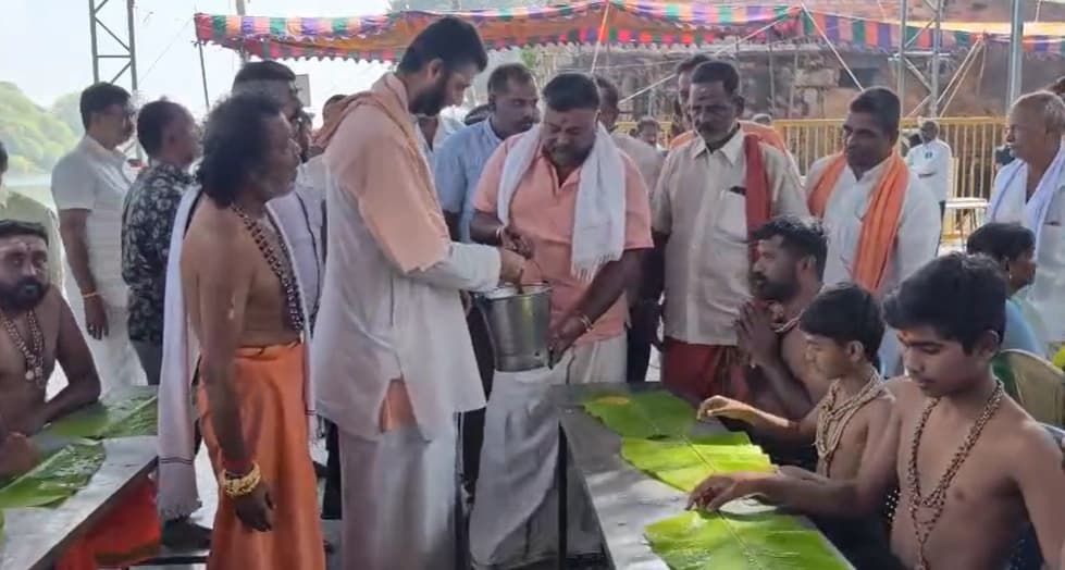 ನಂಜನಗೂಡಿನ ಅಯ್ಯಪ್ಪ ಸ್ವಾಮಿ ದೇವಾಲಯದಲ್ಲಿ ಬೃಹತ್ ಅನ್ನಸಂತರ್ಪಣೆ