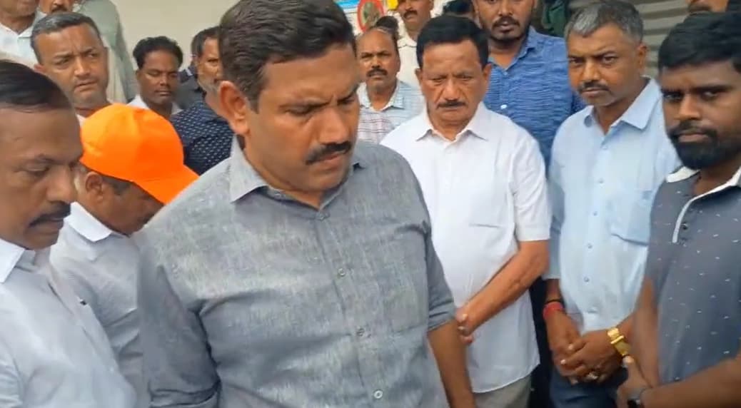 ವಿನಯ್ ಮೃತ ದೇಹ ದರ್ಶನ ಪಡೆದ ಬಿಜೆಪಿ ರಾಜ್ಯಾಧ್ಯಕ್ಷ ಬಿ.ವೈ. ವಿಜಯೇಂದ್ರ
