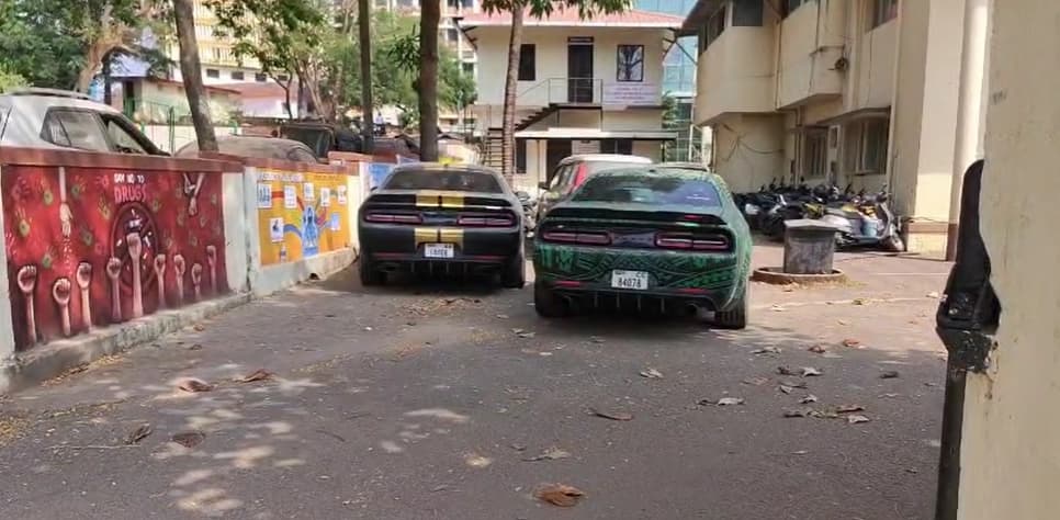 ಉಡುಪಿ : ದುಬೈ ನೊಂದಣಿಯ ದುಬಾರಿ ಕಾರುಗಳು ಪೊಲೀಸರ ವಶಕ್ಕೆ