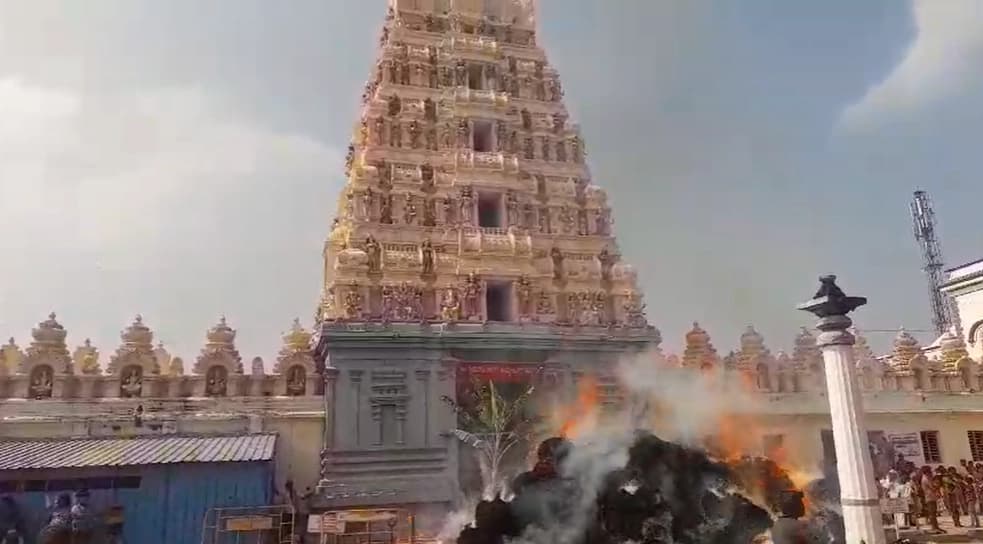 ಮೈಸೂರು: ಮೂಗೂರಿನಲ್ಲಿ ಸಡಗರ ಸಂಭ್ರಮದಿಂದ ನಡೆದ ವಧೆ ಉತ್ಸವ