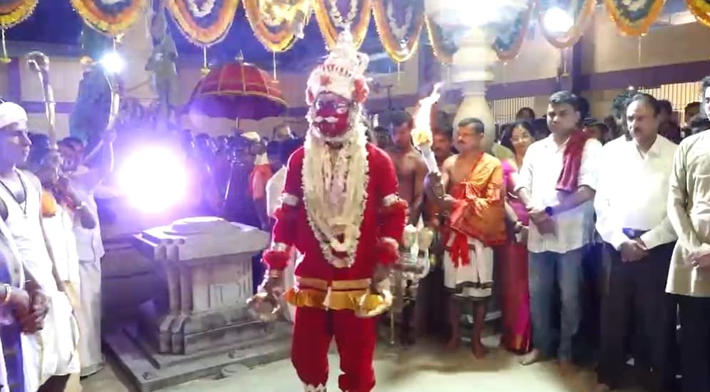 ತಿಂಗಳೆಯ ಗರಡಿಯಲ್ಲಿ ಸಂಭ್ರಮದ ಸಾಹಿತ್ಯ ಆರಾಧನೆ, ದೈವರಾಧನೆ!