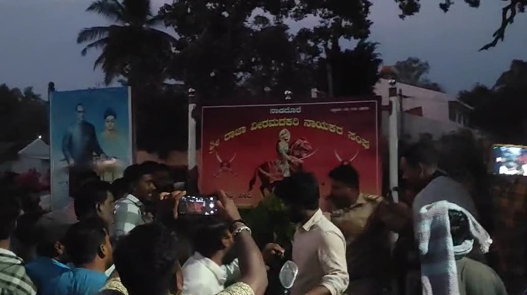 ನಾಮಫಲಕ ಅಳವಡಿಕೆ ವಿಚಾರದಲ್ಲಿ ಗಲಾಟೆ: ಪೊಲೀಸರೊಂದಿಗೆ ಮಾತಿನ ಚಕಮಕಿ