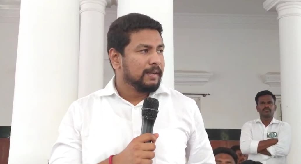 ಮುದುಕನ ವೇಷ ಧರಿಸಿ ಪ್ರಯಾಣಿಸುತ್ತಿದ್ದ 24ರ ಯುವಕ ಜೈಲುಪಾಲು