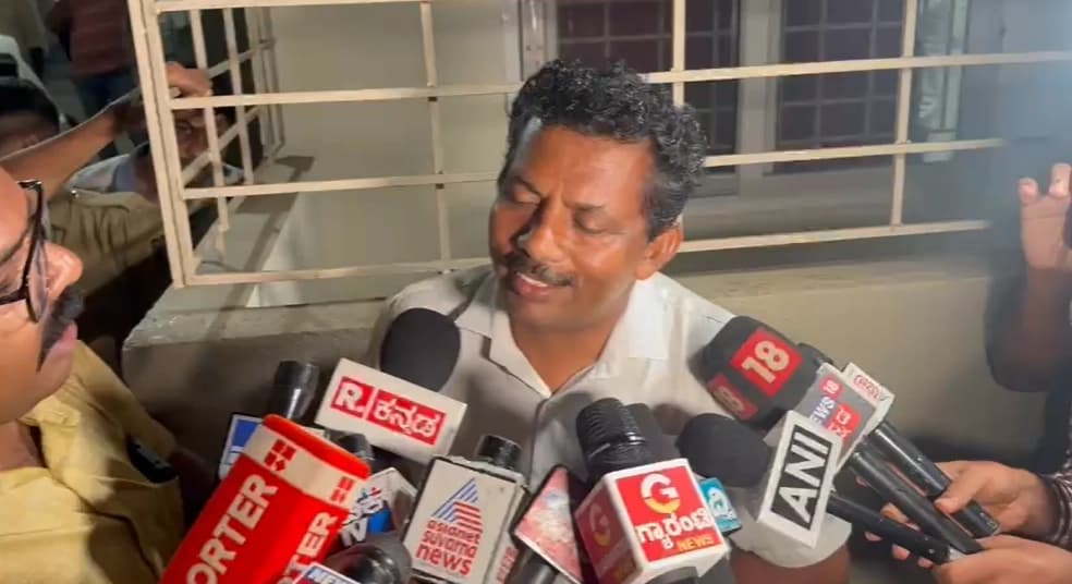 ಧರ್ಮಸ್ಥಳದ ಘಟನೆಯ ಸಂಬಂಧ ದೂರುದಾರರಿಂದ ಎಸ್‌.ಐ‌.ಟಿ.ಗೆ ಮನವಿ, ಬಳಿಕ ಪೊಲೀಸರು ದೂರು ಸ್ವೀಕಾರ