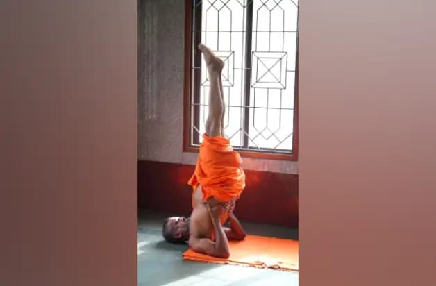 ಸಿಕಂದರಾಬಾದ್ ನಲ್ಲಿ ಯೋಗಾಭ್ಯಾಸ ನಡೆಸಿದ ಪೇಜಾವರ ಶ್ರೀ