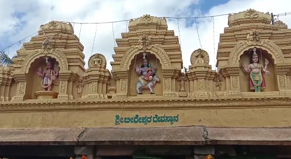 ಹೆಮ್ಮರಗಾಲ ಗ್ರಾಮದ ಬೀರೇಶ್ವರಸ್ವಾಮಿ ದೇವಾಲಯದಲ್ಲಿ ಶಿವ ದೀಪೋತ್ಸವ
