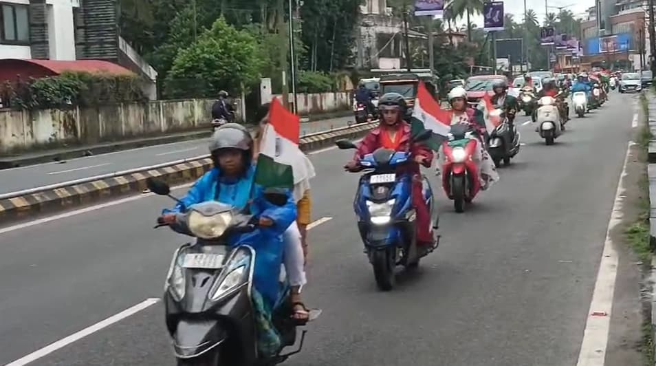 ʼಹರ್ ಘರ್ ತಿರಂಗಾ’ ಅಭಿಯಾನ: ಬಿಜೆಪಿ ಜಿಲ್ಲಾ ಮಹಿಳಾ ಮೋರ್ಚಾದಿಂದ ‘ತಿರಂಗಾ ದ್ವಿಚಕ್ರ ವಾಹನ ಜಾಥಾ’