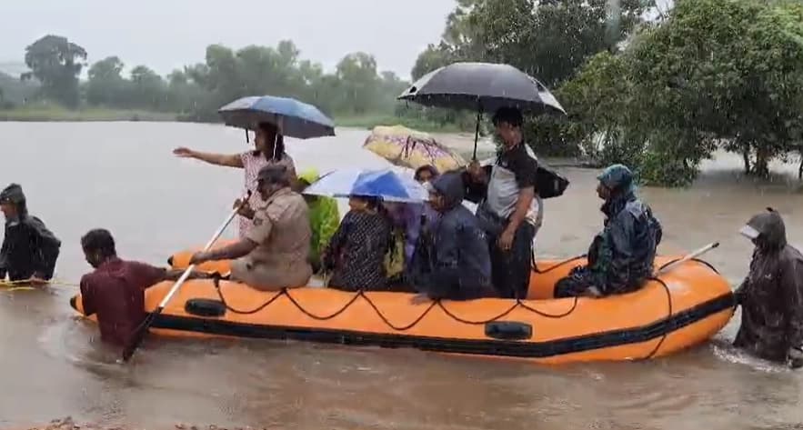 ಉಡುಪಿ ಜಿಲ್ಲೆಯಾದ್ಯಂತ ವ್ಯಾಪಕ ಮಳೆ; ಪಡುಬಿದ್ರೆಯ ಪಾದೆಬೆಟ್ಟು ಪರಿಸರ ಜಲಾವೃತ