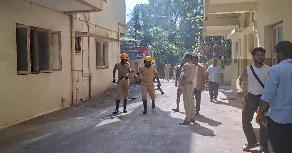 ಸಿಎಂ ತವರಲ್ಲಿ ಕೈ ಮುಖಂಡನ ಕಾಮದಾಟದ ವಿಡಿಯೋ ವೈರಲ್!