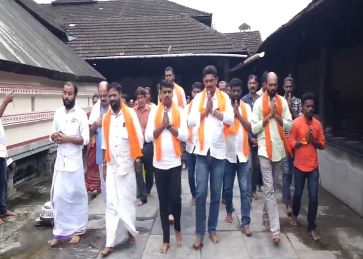 ಧರ್ಮಸ್ಥಳ ವಿರುದ್ಧ ಷಡ್ಯಂತ್ರ – ವಿಶ್ವ ಹಿಂದೂ ಪರಿಷತ್ನಿಂದ ಅನಂತೇಶ್ವರ ದೇವಸ್ಥಾನದಲ್ಲಿ ಶಿವ ಪಂಚಾಕ್ಷರಿ ಮಂತ್ರ ಪಠಣ
