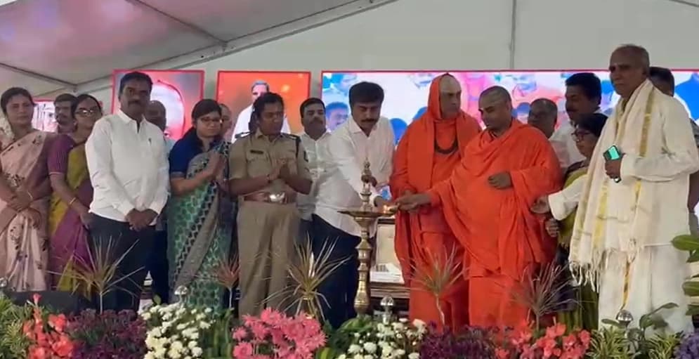ಮಹದೇಶ್ವರ ಬೆಟ್ಟದಲ್ಲಿ ಉಚಿತ ಸಾಮೂಹಿಕ ವಿವಾಹ : ಸುತ್ತೂರು ಶ್ರೀಗಳು ಭಾಗಿ