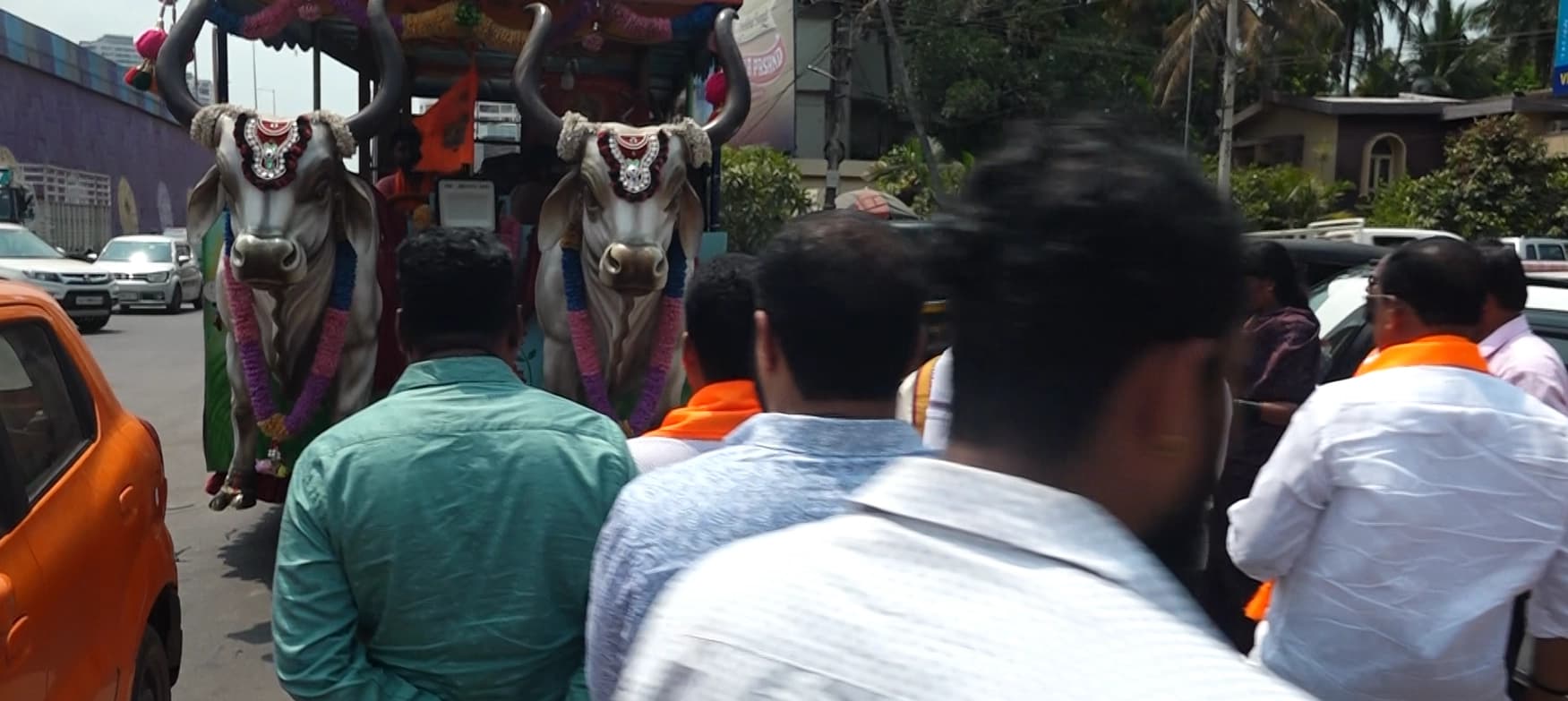 ಆಂಧ್ರಪ್ರದೇಶದ ಉಪಮುಖ್ಯಮಂತ್ರಿ ಕಚೇರಿಯ ಎದುರು ಮಹಿಳೆ ಆತ್ಮಹತ್ಯೆಗೆ ಯತ್ನ