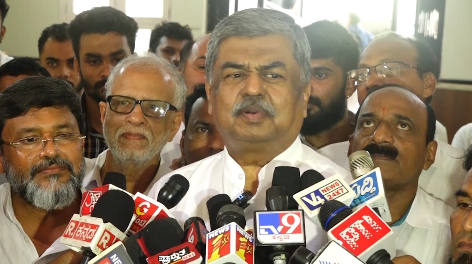 ಈಗಾಗಲೇ ಸಾವು ನೋವಾದ ಕುಟುಂಬಗಳಿಗೆ ಒಂದು ಕೋಟಿ ಪರಿಹಾರ ನೀಡಬೇಕು: ಬಿ.ಕೆ ಹರಿಪ್ರಸಾದ್