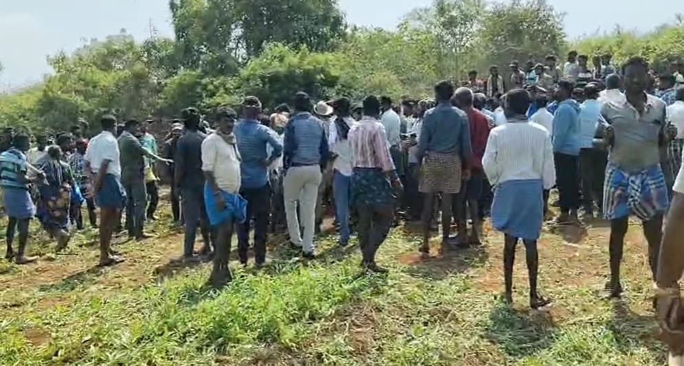 ಮೈಸೂರಿನಲ್ಲಿ ಹುಲಿ ದಾಳಿ ಪ್ರಕರಣ; ರೊಚ್ಚಿಗೆದ್ದ ಗ್ರಾಮಸ್ಥರಿಂದ RFO ಮೇಲೆ ಹಲ್ಲೆ!
