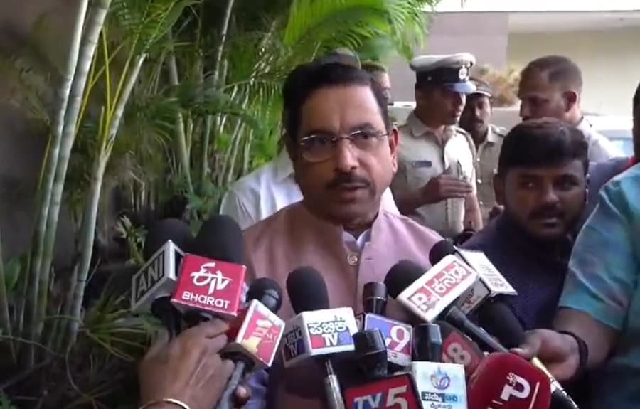 ರಿಜಿಸ್ಟರ್ ಫೈನಾನ್ಸ್ಗಳು ಆರ್‌ಬಿಐ ಗೈಡ್‌ಲೈನ್‌ಗೆ ಒಳಪಡುತ್ತದೆ: ಕೇಂದ್ರ ಸಚಿವ ಪ್ರಹ್ಲಾದ್ ಜೋಷಿ