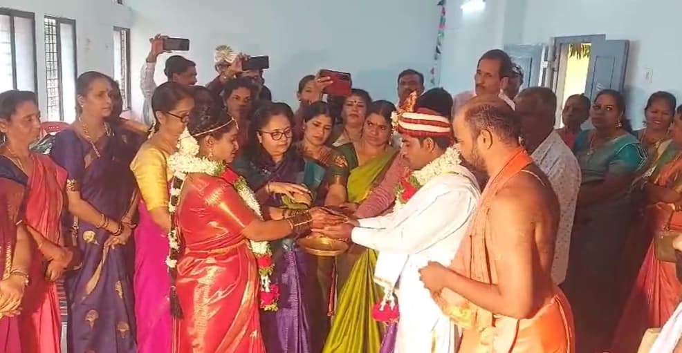 ಉಡುಪಿ: ಮಹಿಳಾ ನಿಲಯದಲ್ಲಿ ಮದುವೆ ಸಂಭ್ರಮ: ಧಾರೆ ಎರೆದುಕೊಟ್ಟ ಡಿಸಿ