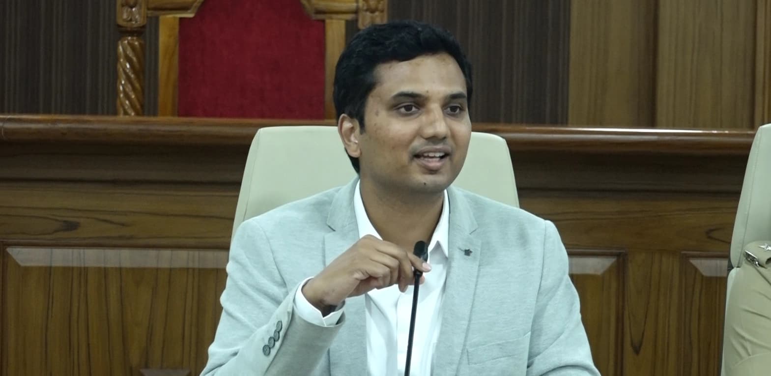 ದ.ಕ. ಜಿಲ್ಲೆಯಲ್ಲಿ ಕೆಂಪುಕಲ್ಲು ಗಣಿಗಾರಿಕೆ 59, ಮರಳುಗಾರಿಕೆಗೆ 42 ಪರವಾನಿಗೆ: ಜಿಲ್ಲಾಧಿಕಾರಿ ದರ್ಶನ್ ಎಚ್.ವಿ