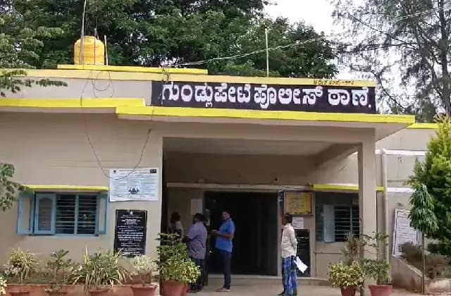 ಪೊಲೀಸ್ ಠಾಣಾ ಆವರಣದಲ್ಲಿಯೇ ಮೂವರಿಗೆ ಕಚ್ಚಿದ ಬೀದಿನಾಯಿ