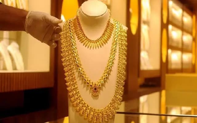 ಬೆಳ್ಳಿ ಬೆಲೆಯಲ್ಲಿ ಅಲ್ಪ ಏರಿಕೆ : ಇಲ್ಲಿದೆ ಇವತ್ತಿನ ಚಿನ್ನ, ಬೆಳ್ಳಿ ದರಪಟ್ಟಿ