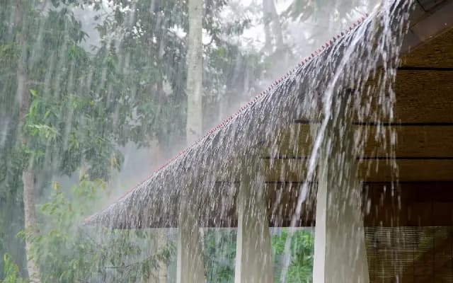 ರಾಜ್ಯದ ಹಲವೆಡೆ ವಿಪರೀತ ಮಳೆ : ಯೆಲ್ಲೋ ಅಲರ್ಟ್‌ ಘೋಷಣೆ