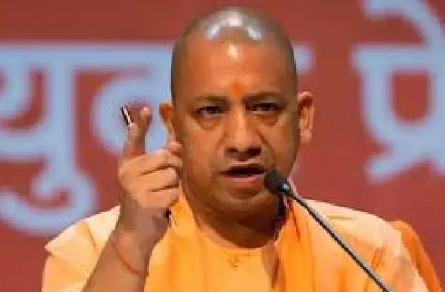 ಯುವತಿಗೆ ನೀರು ಎರಚಿದ ಪ್ರಕರಣ: ʼಬುಲೆಟ್‌ ರೈಲುʼ ಶುರುವಾಗುತ್ತೆ ಎಂದು ಯೋಗಿ ಎಚ್ಚರಿಕೆ
