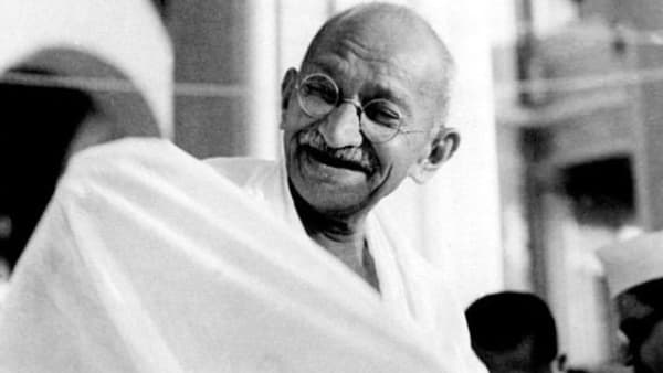 76 ವರ್ಷಗಳಿಂದ ರಾಷ್ಟ್ರಪಿತನಿಗೆ ನಿತ್ಯಪೂಜೆ ಸಲ್ಲಿಸುವ ಮಂಗಳೂರಿನ ಅಪರೂಪದ ಗುಡಿ