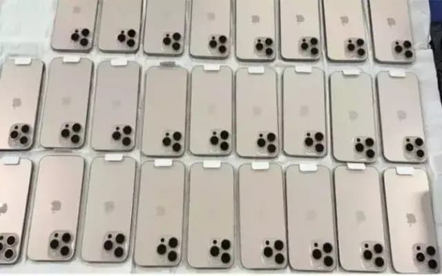 ಕಸ್ಟಮ್ಸ್‌ ಅಧಿಕಾರಿಗಳ ಕೈಗೆ ಸಿಕ್ಕಿಬಿದ್ದ ಮಹಿಳೆ-26 iPhone 16 Pro Max ವಶಕ್ಕೆ!