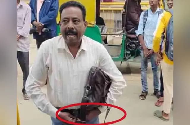 ಸ್ಕ್ರೂಡ್ರೈವರ್‌ ಹಿಡಿದು ಬಸ್‌ ಚಾಲಕ, ನಿರ್ವಾಹಕನಿಗೆ ಪ್ರಯಾಣಿಕನಿಂದ ಬೆದರಿಕೆ!