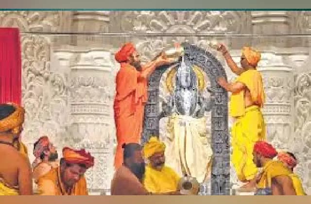 ಅಯೋಧ್ಯೆ ರಾಮ ಮಂದಿರದಲ್ಲಿ ಅರ್ಚಕರ ಸಮವಸ್ತ್ರ ಬದಲಾವಣೆ