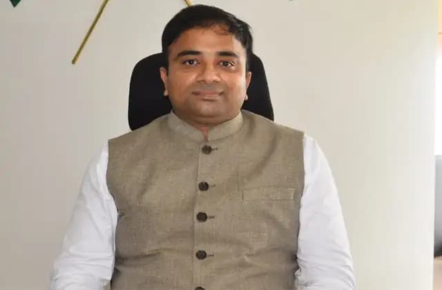 ಮುಡಾ ಹಗರಣ ಬೆನ್ನಲ್ಲೇ ಮೈಸೂರು ಜಿಲ್ಲಾಧಿಕಾರಿ ಕೆ.ವಿ.ರಾಜೇಂದ್ರ ದಿಢೀರ್ ವರ್ಗಾವಣೆ