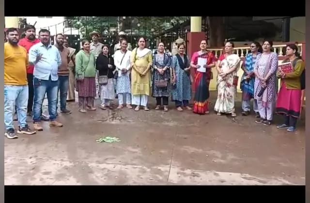 ಪಶ್ಚಿಮ ಬಂಗಾಳದಲ್ಲಿ ನಡೆದ ಮಹಿಳೆಯರ ಮೇಲಿನ ದೌರ್ಜನ್ಯ ಖಂಡಿಸಿ ಪ್ರತಿಭಟನೆ