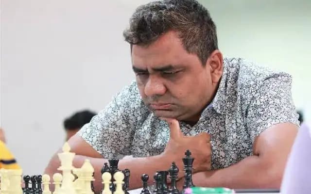 ಚೆಸ್​ ಆಡುತ್ತಿದ್ದಾಗಲೇ ಕುಸಿದು ಬಿದ್ದ ಗ್ರ್ಯಾಂಡ್‌ಮಾಸ್ಟರ್ ಸಾವು