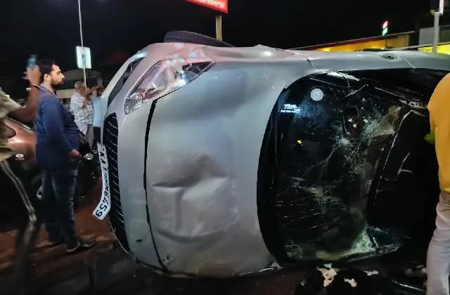 ಉಡುಪಿ: ಚಾಲಕನ ನಿಯಂತ್ರಣ ತಪ್ಪಿ ಕಾರು ಪಲ್ಟಿ; ವೃದ್ಧ ಗಂಭೀರ, ಹಲವು ವಾಹನ ಜಖಂ