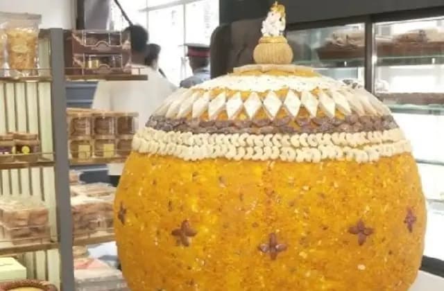 ಕೊಲ್ಕತ್ತಾದಲ್ಲಿ ಗಣೇಶ ಚತುರ್ಥಿಗೆ 500 ಕೆಜಿ ತೂಕದ ಲಾಡು ತಯಾರಿ!