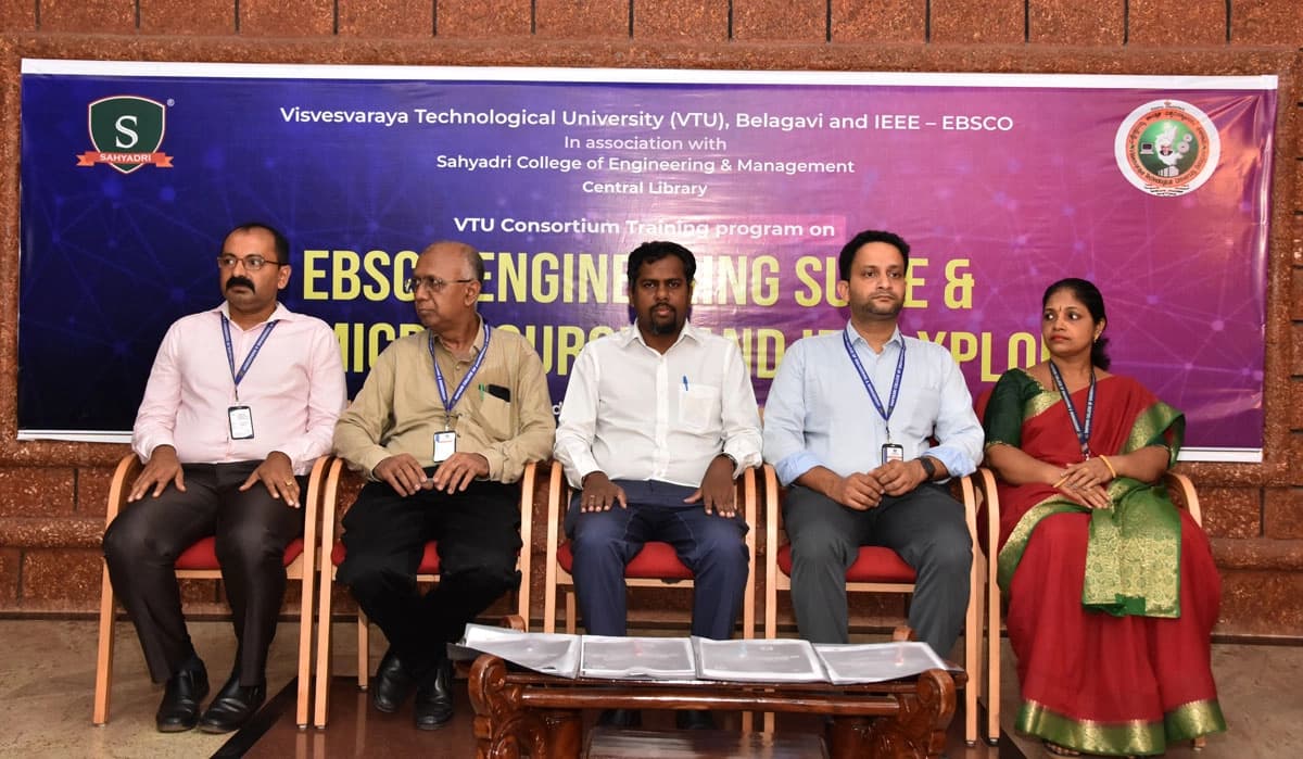 ʼಇಬ್ಬರು ಮುಖ್ಯಮಂತ್ರಿಗಳ ಬಂಧನವಾಗಿದೆ, ಆದರೆ ಬುಡಕಟ್ಟು ಸಮುದಾಯದ ಸಿಎಂ ಮಾತ್ರ ಇನ್ನೂ ಜೈಲಿನಲ್ಲಿದ್ದಾರೆʼ