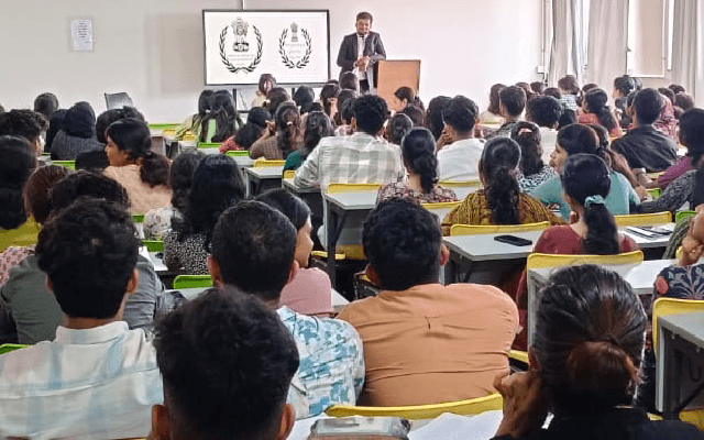 ಇಂದು ಯೆನೆಪೊಯ ನರ್ಸಿಂಗ್ ಕಾಲೇಜು ನಲ್ಲಿ ವೈದ್ಯಕೀಯ ಸೇವೆಗಳ ಪರೀಕ್ಷಾ ಜಾಗೃತಿ ಅಧಿವೇಶ