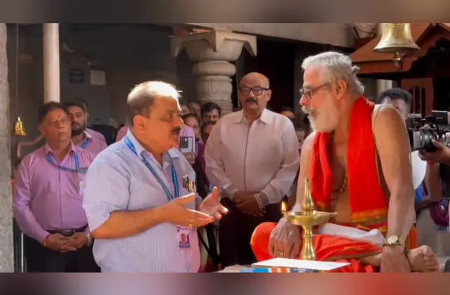 ಮಹಾಲಕ್ಷ್ಮೀ ಬ್ಯಾಂಕ್ ಅವ್ಯವಹಾರ ಆರೋಪ; ಕರಂಬಳ್ಳಿ ದೇವಸ್ಥಾನದಲ್ಲಿ ಆಣೆ ಪ್ರಮಾಣದ ಬದಲು ಪ್ರಾರ್ಥನೆ ಸಲ್ಲಿಕೆ
