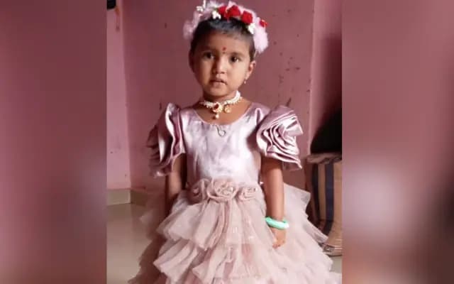 ತಲೆ ಮೇಲೆ ಶಾಲಾ ವಾಹನ ಹರಿದು 3 ವರ್ಷದ ಬಾಲಕಿ ದುರ್ಮರಣ