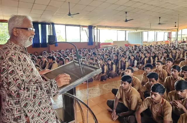 ಆಧುನಿಕ ಶಿಕ್ಷಣದೊಂದಿಗೆ ಧರ್ಮದ ಜ್ಞಾನವೂ ಅಗತ್ಯ : ಬಾಲಚಂದ್ರ ನಟ್ಟೋಜ