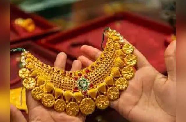 ಮಹಿಳೆಯರು ಆಭರಣ ಧರಿಸುವ ಮುನ್ನ ಎಚ್ಚರಿಕೆ ವಹಿಸಿ!