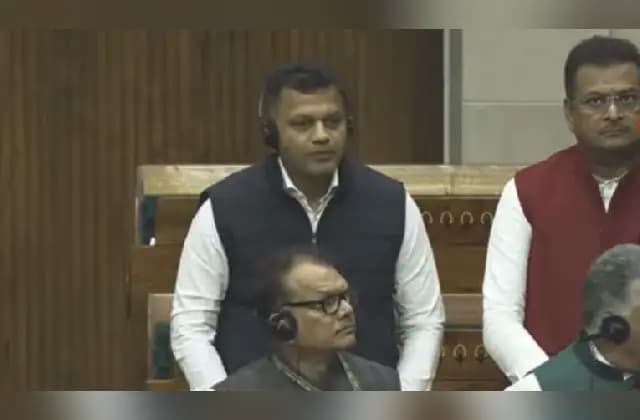 ರೈಲ್ವೆ ಲೈನ್‌ಗಳನ್ನು ದಕ್ಷಿಣ ರೈಲ್ವೆಯ ಬದಲಿಗೆ ನೈರುತ್ಯ ರೈಲ್ವೆಯ ಅಡಿಯಲ್ಲಿ ಕಾರ್ಯನಿರ್ವಹಿಸಲು ಸದನದಲ್ಲಿ ಕ್ಯಾ. ಚೌಟ ಪ್ರಸ್ತಾಪ