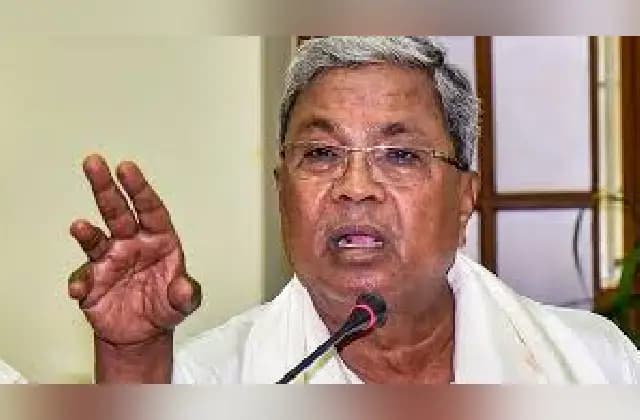 ಪ್ರಹ್ಲಾದ್​ ಜೋಶಿ ಭಯೋತ್ಪಾದಕ: ಸಿಎಂ ಸಿದ್ದರಾಮಯ್ಯ